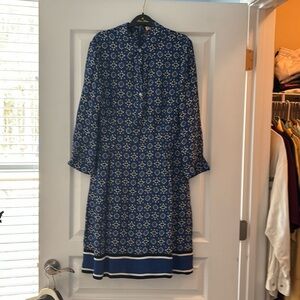 Brooks Brothers long sleeve viscose daytime dress with a back zipper.